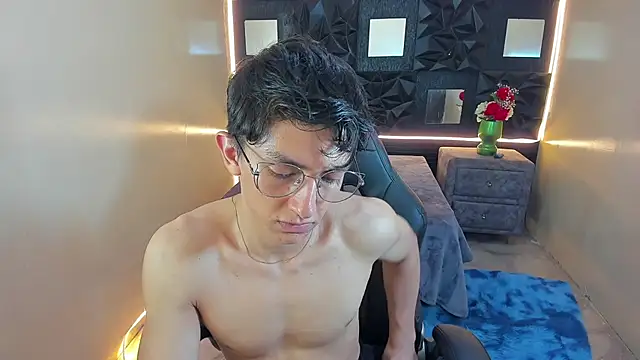 ElanGiraldo Adlı Modelin Web Kamerası Şovu