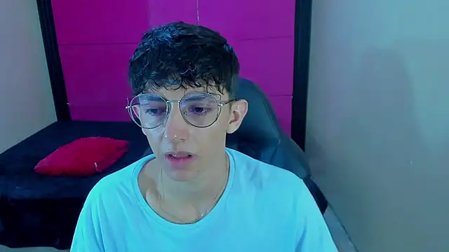 ElanGiraldo Webcam show