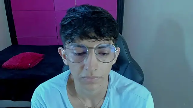 ElanGiraldo Show Webcam