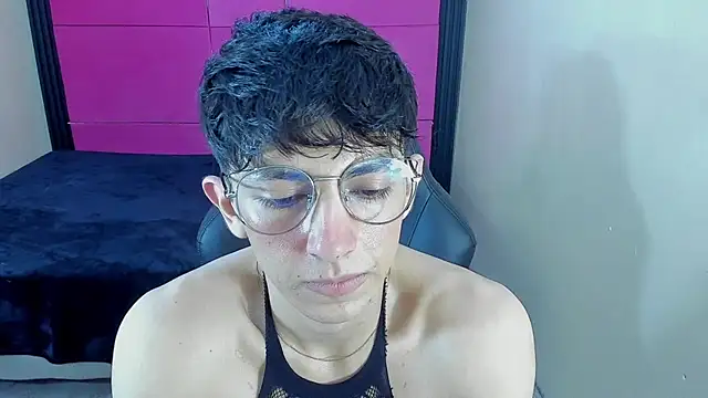 ElanGiraldo Show Webcam
