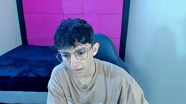 ElanGiraldo's Webcam Show