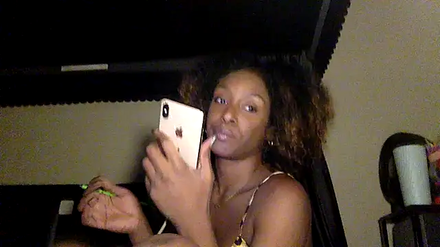 Chat XXX en directo de PoppingPussyPop