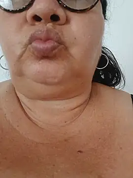 Show modela HotXXXgirl_01 na web-kameri