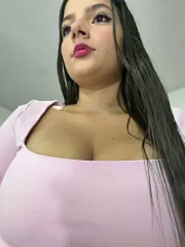 EmmiiGlow's Webcam Show