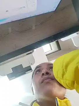 Uvit Pertunjukan Webcam