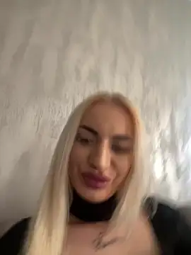 Chat +18 de RuxyCatrina ao vivo