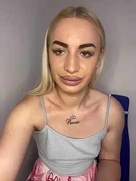 הופעת וובקאם של RuxyCatrina
