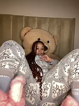 Nisha_102 – Naživo chatovacia miestnosť