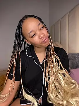 Nisha_102 Show in webcam