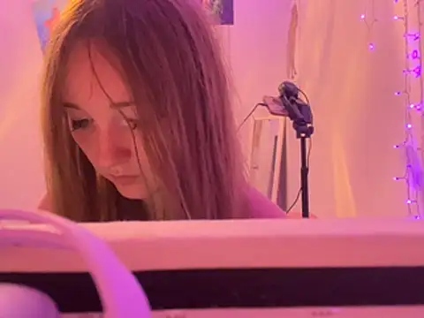 Kayluvs88 webkamerás műsora