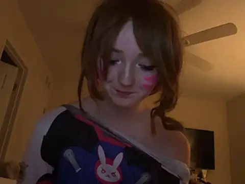 Kayluvs88 网络视讯表演