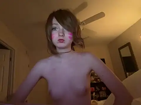 Show modela Kayluvs88 na web-kameri