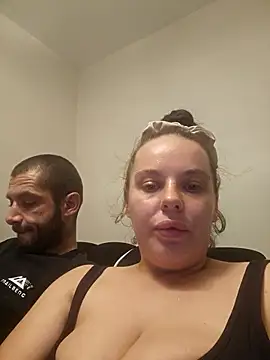 Kinkycouple142 webcam show