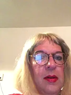 simone_xdressing webcam show