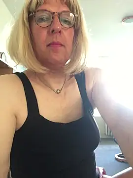simone_xdressing webcam show