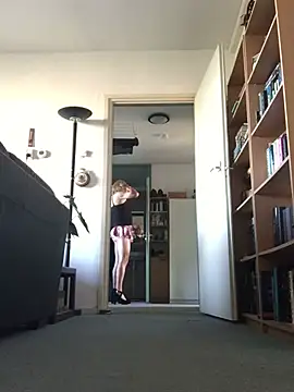 simone_xdressing webcam show
