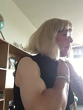 simone_xdressing webcam show