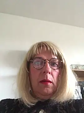 simone_xdressing webcam show