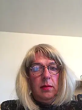 simone_xdressingn Webbikameraesitys