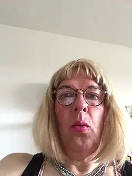 simone_xdressing – webcam-show