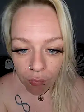 Show de Brattylittledemonx na webcam