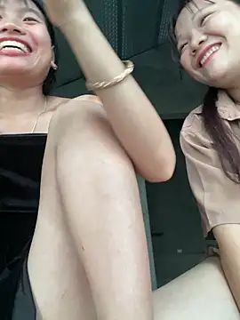 m-mbae's Live XXX Chat