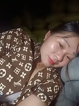 vangkt-cute Adlı Modelin Canlı Sohbet Odası