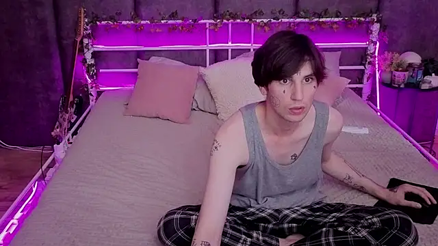Danny_loves_Mary: διαδικτυακό σόου στην κάμερα