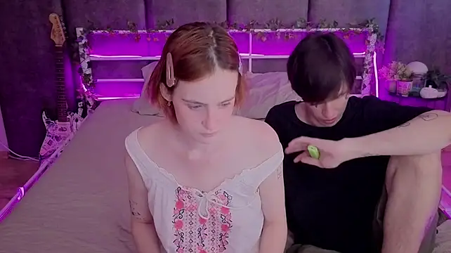 Danny_loves_Mary: διαδικτυακό σόου στην κάμερα