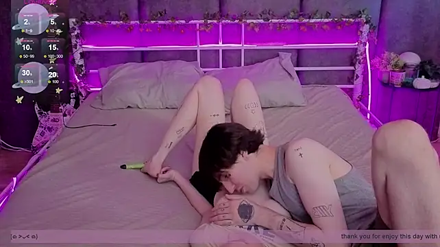Danny_loves_Mary: διαδικτυακό σόου στην κάμερα