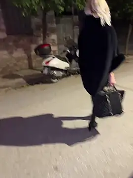 HOTLadyluna Show in webcam