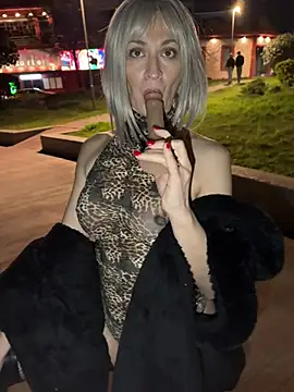 Pokazy przed kamerką – HOTLadyluna