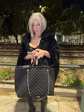 HOTLadyluna Webcam Show