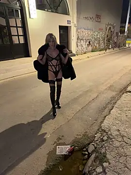 HOTLadyluna Show in webcam