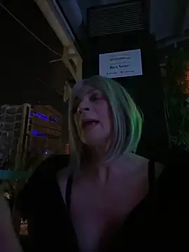 HOTLadyluna Show in webcam