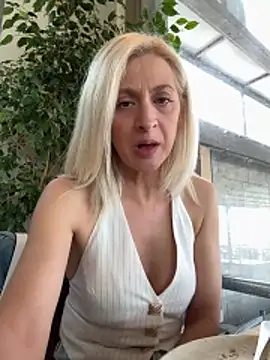 Show de HOTLadyluna na webcam