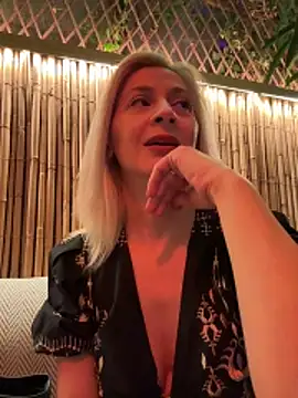 HOTLadyluna webkamerás műsora