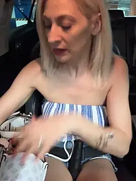 HOTLadyluna Pertunjukan Webcam
