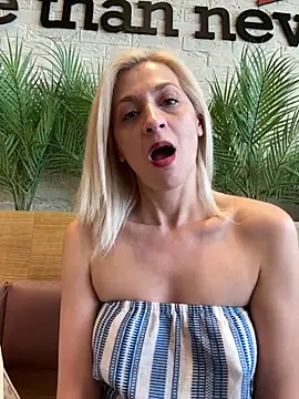 HOTLadyluna Webcamshow