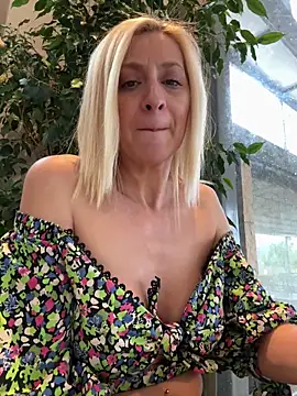 HOTLadyluna Adlı Modelin Canlı XXX Sohbeti