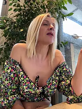 HOTLadyluna Chat XXX in diretta