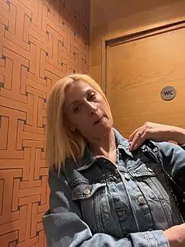 Pokazy przed kamerką – HOTLadyluna