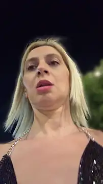 Show modela HOTLadyluna na web-kameri