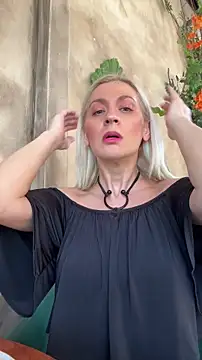 HOTLadyluna Webcamshow