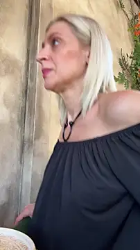 HOTLadyluna webkamerás műsora