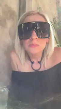 Show de HOTLadyluna na webcam