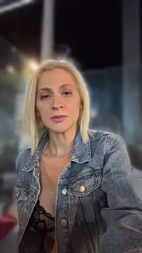 HOTLadyluna Webcam-Show