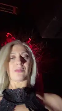 HOTLadyluna: διαδικτυακό σόου στην κάμερα