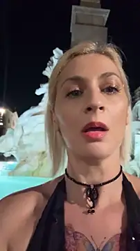 HOTLadyluna Webcam Show