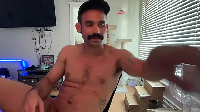 Show modela itsmeathen na web-kameri